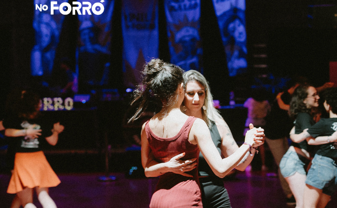 girls dancing