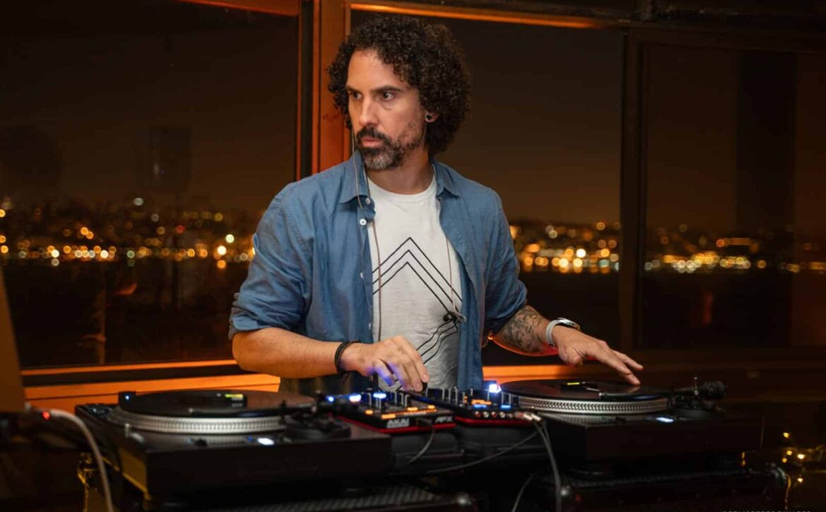 dj dourado